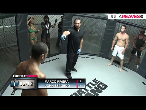 ❤️ Ultimate Fighter baise une fille à numéro juste après un combat sur le ring ❤❌ Super sexe at us