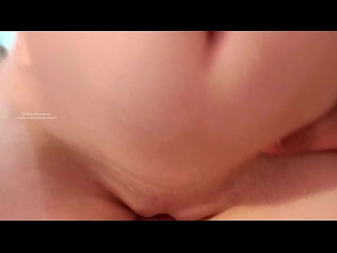 ❤️ Je dormais dans la chambre de ma sœur et je me suis réveillé comme ça. ❤❌ Super sexe at us