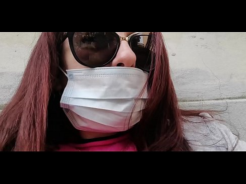 ❤️ Nicoletta se venge de son voisin et pisse dans son garage (Spécial Covid19 Quarantaine italienne) ❤❌ Super sexe at us